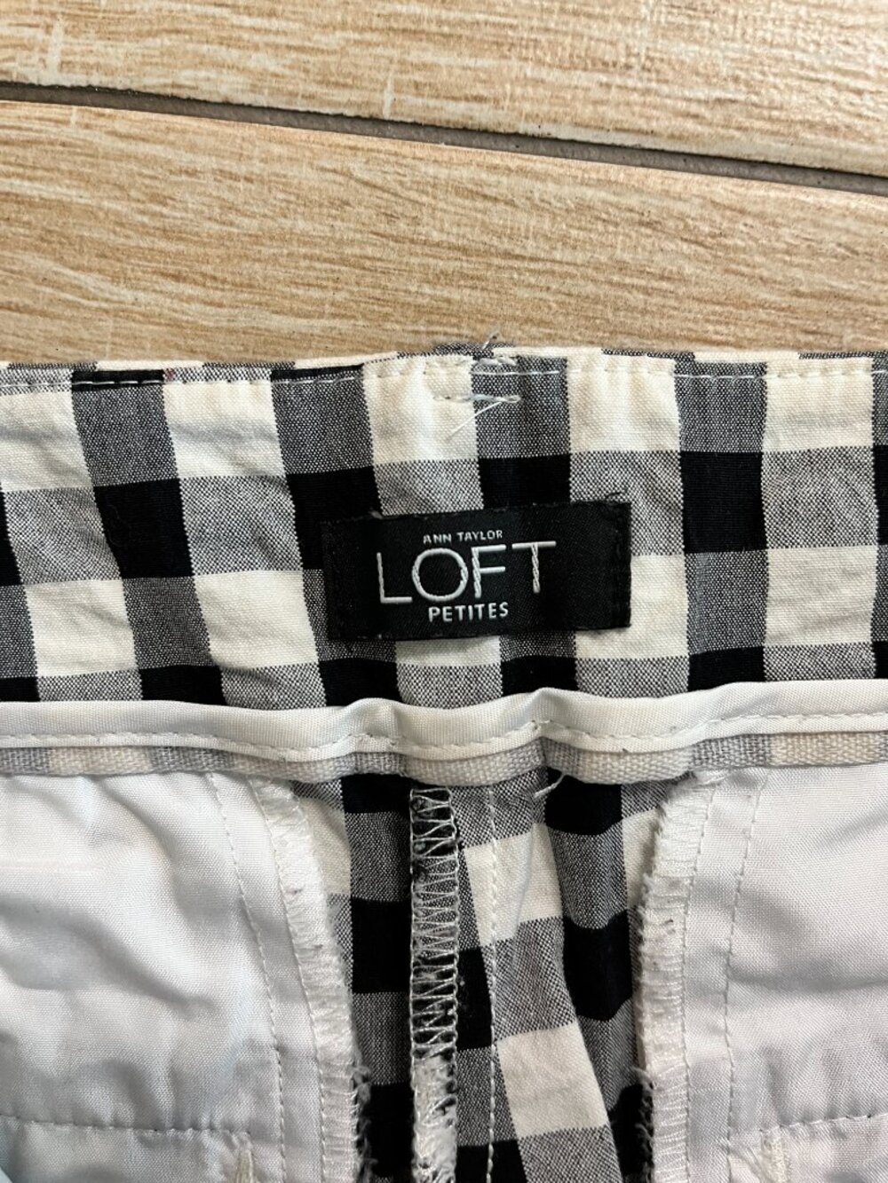 Womens Loft Julie Straight Black/White Checkered Cropped Pants - 4P - Picture 6 of 7